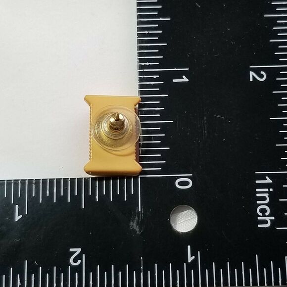 VTG Sewing Spools of Thread Earrings Acrylic Purple Red Tailor Seamstress Cute! - Picture 5 of 5